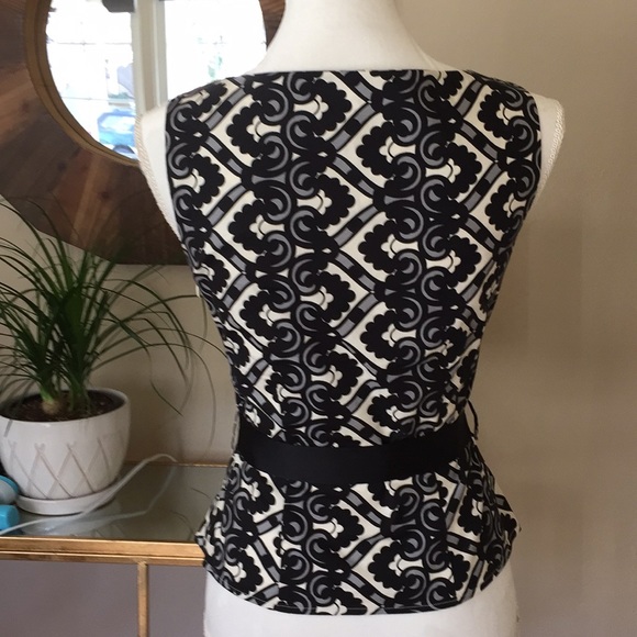 Size 4 Black, White, Grey top with belt - Picture 4 of 4